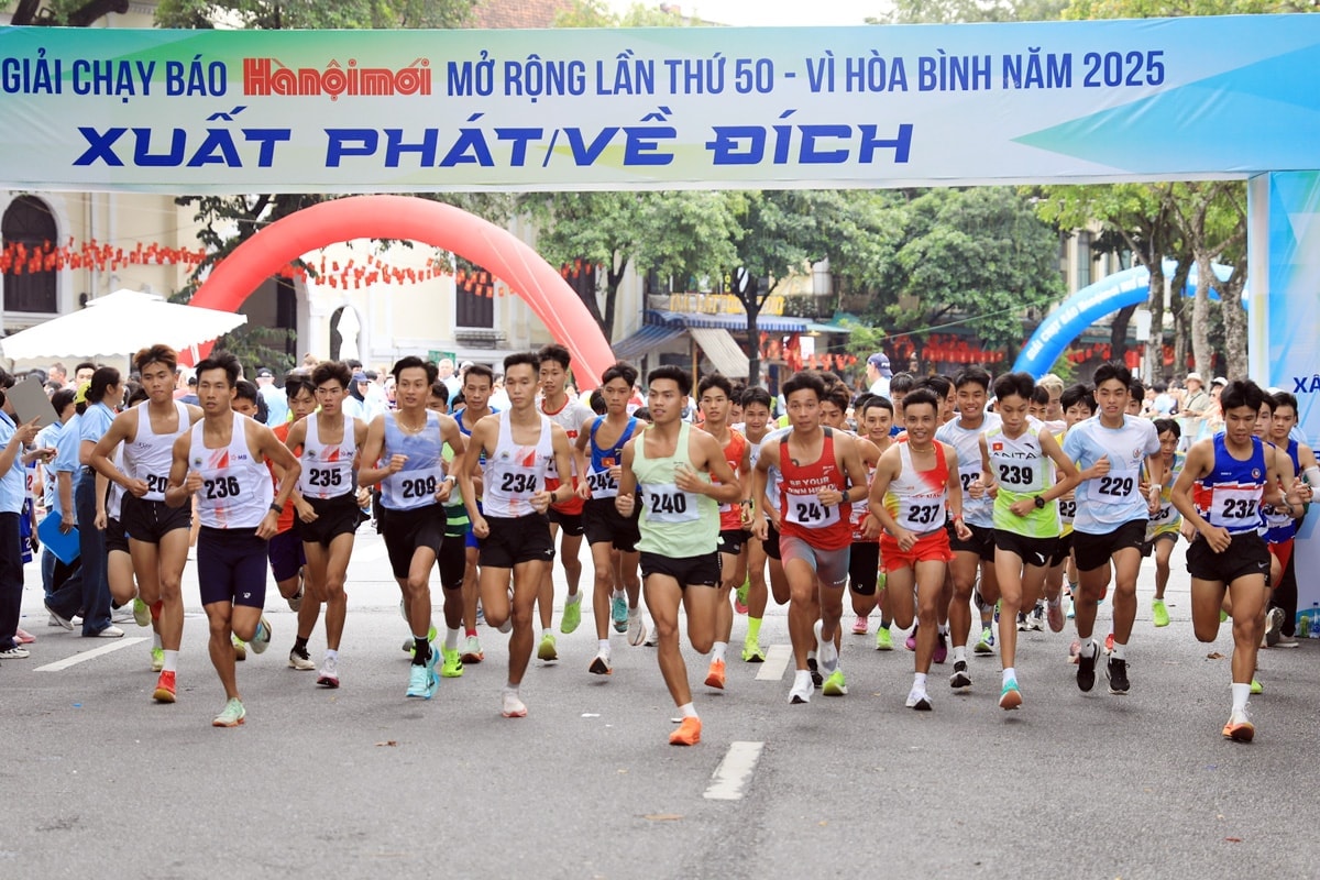 Sinh viên Trung tâm Công nghệ Ô tô và Đào tạo Lái đạt giải 4 Giải Chạy Báo Hà Nội Mới 2025