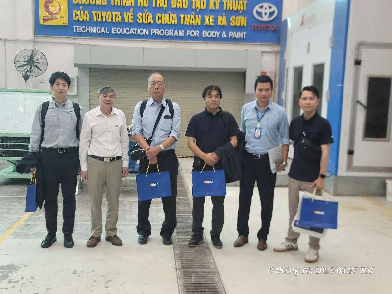 Trung tâm Công nghệ ô tô và Đào tạo lái xe (HaUI) làm việc với Trường dạy lái Ueno (Nhật Bản)